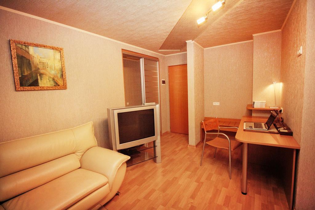 Druzhba Hotel And Restaurant Kharkiv Exterior photo