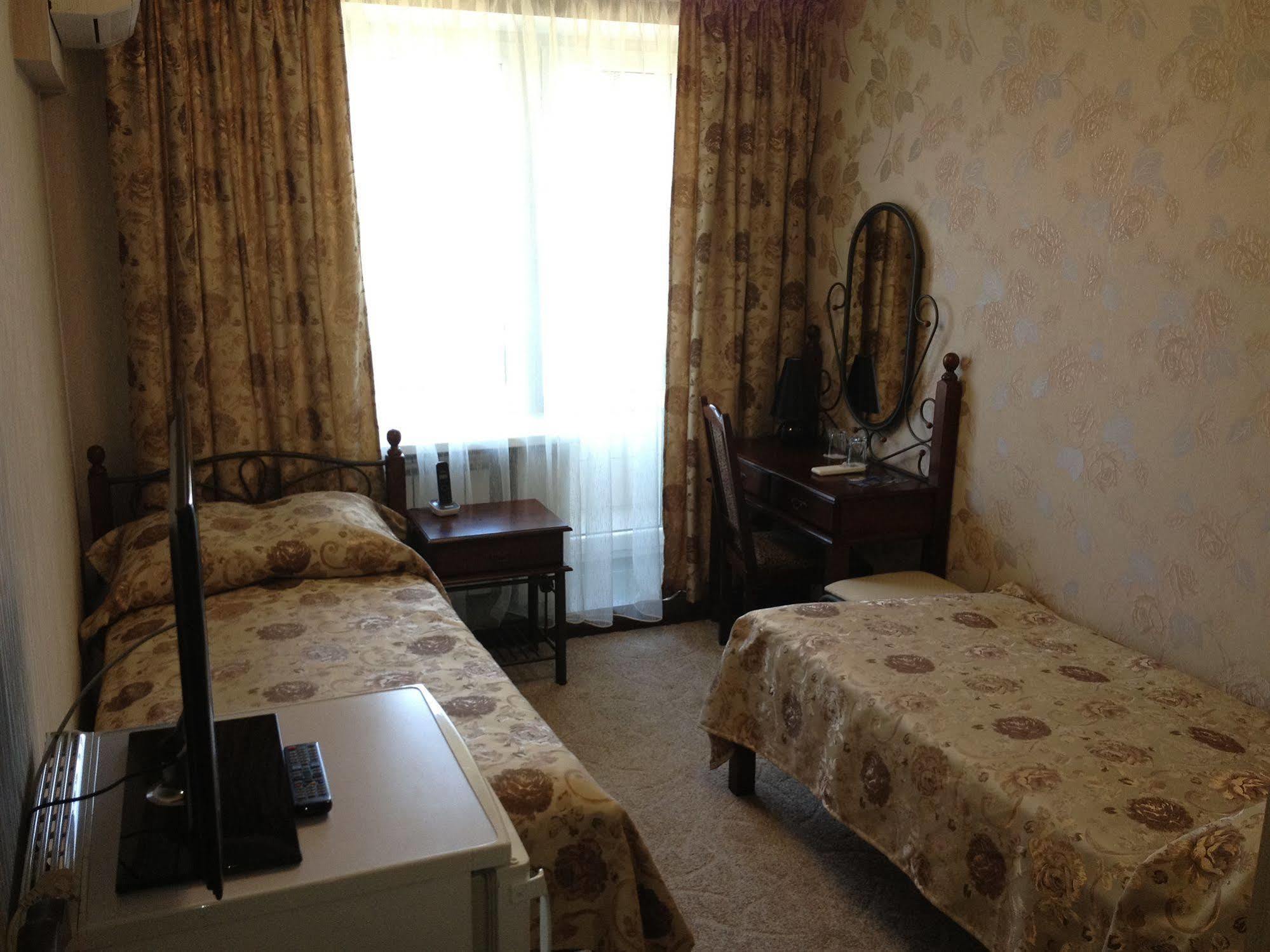 Druzhba Hotel And Restaurant Kharkiv Room photo